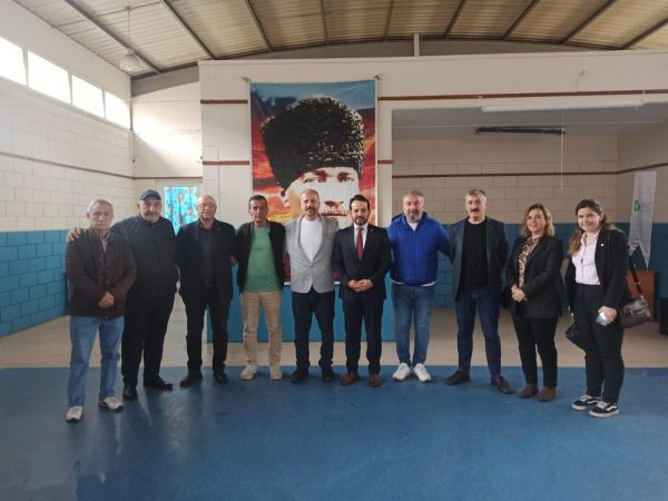 CHP İzmit’ten yeni muhtarlarla ilk temas