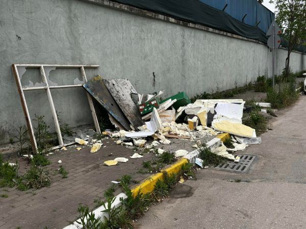 Sanayi Mahallesi atıkların toplanmasını bekliyor