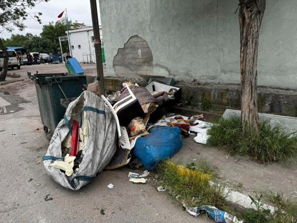 Sanayi Mahallesi atıkların toplanmasını bekliyor