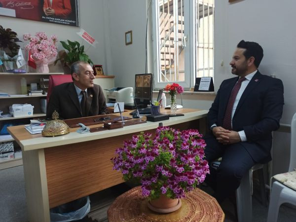 CHP İzmit’ten yeni muhtarlarla ilk temas