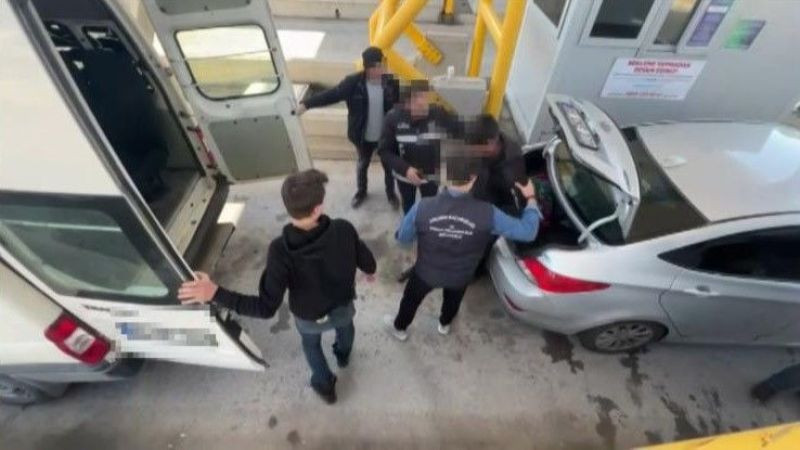 Elbise dolabına, bagaja saklanmışlardı: 21 göçmen kaçakçısı tutuklandı