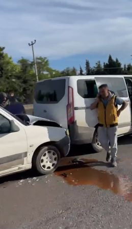 Kocaeli’ye gelen araçlar kazaya karıştı