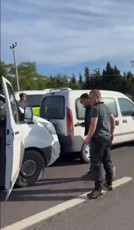 Kocaeli’ye gelen araçlar kazaya karıştı