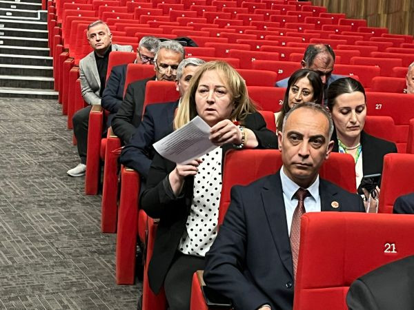 Büyükşehirde araç kiralama tartışması!