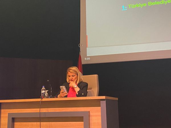 AKP ve CHP belediye birliği için yarıştı