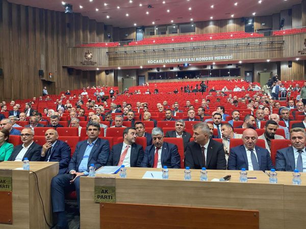 AKP ve CHP belediye birliği için yarıştı