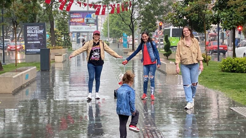 Kocaeli'de dolu ve sağanak etkili oldu