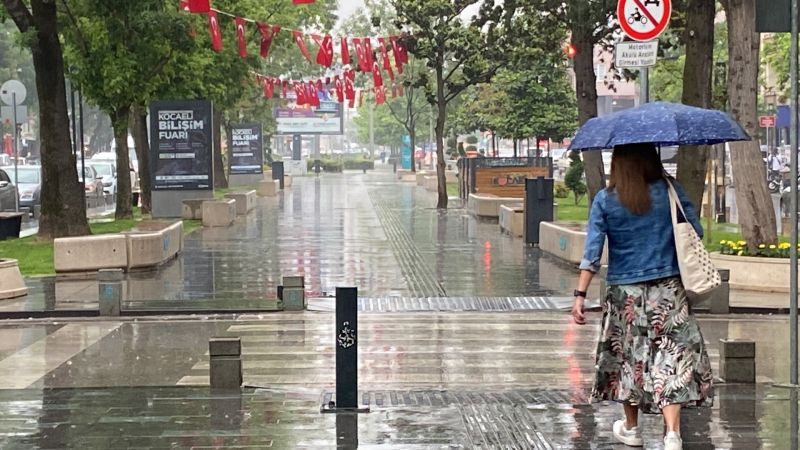 Kocaeli'de dolu ve sağanak etkili oldu