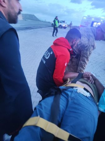 O ilde minibüs şarampole yuvarlandı: 1 ölü, 11 yaralı