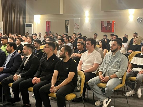 300 genç partiye katıldı Karakadılar ortada yok!
