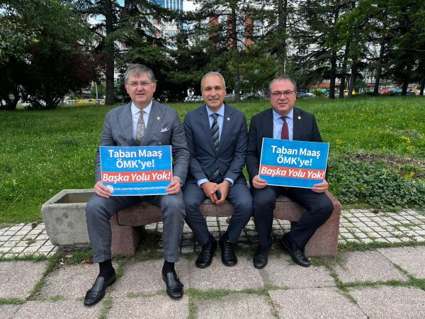CHP'li vekillerden öğretmenlere destek!