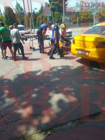Doğu Kışla’da motosiklete otomobil çarptı
