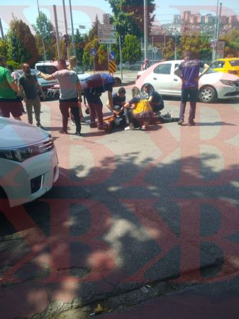 Doğu Kışla’da motosiklete otomobil çarptı
