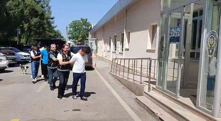 Viyadük altında öldüresiye dövüp kameraya almışlar!