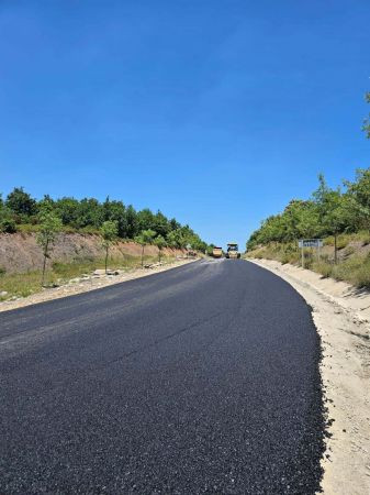 Bu yol o mahalleleri birbirine bağlıyor