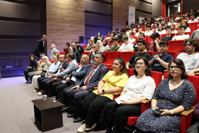 Uzmanlar sıfır atık ve sürdürülebilirliği konuştu