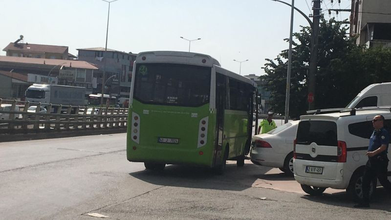 Halk otobüsü kaza yaptı: Yaralılar var