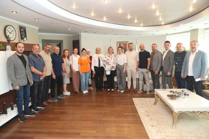 İl başkanına "İl dışındayım" demişti, misafir ağırlıyormuş