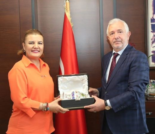 CHP hediye etmişti: Hürriyet'ten müftüye İKİNCİ EL hediye!