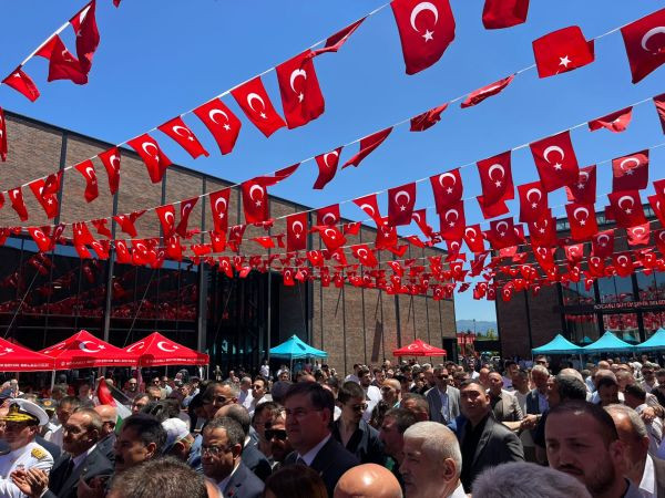Hürriyet ve Çalık bayramlaşmaya gelmedi!