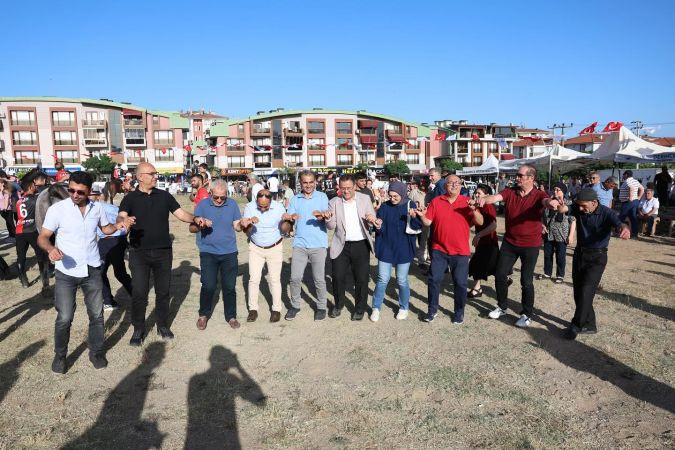 Başkan Gökçe, şölende ata bindi