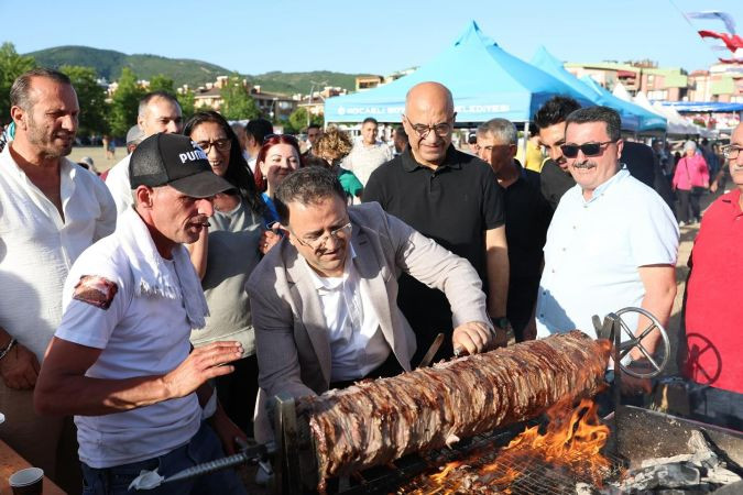 Başkan Gökçe, şölende ata bindi