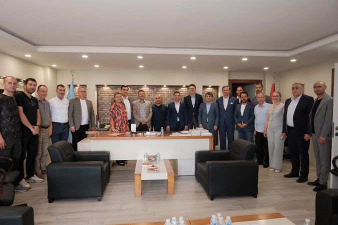 CHP heyeti Petrol İş'e gitti