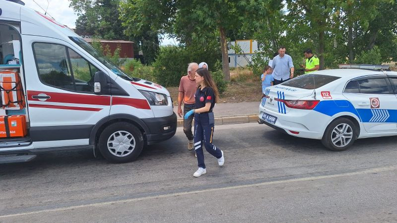 Işıklı kavşakta kaza: Yaralılar var
