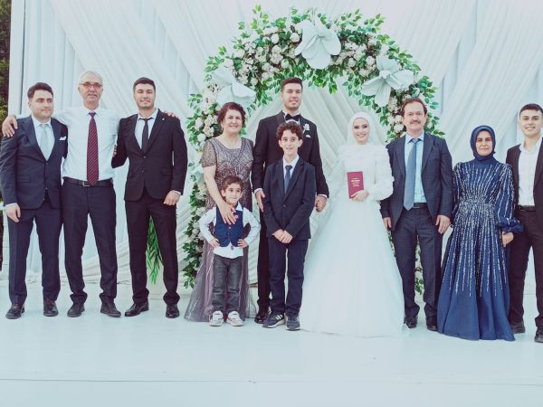 Mühendis Kaan ile öğretmen Feyza dünyaevine girdi