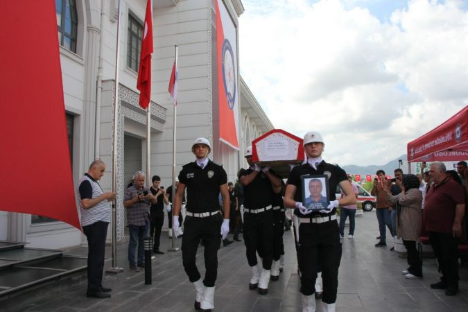 Polis memuru son yolculuğuna uğurlandı