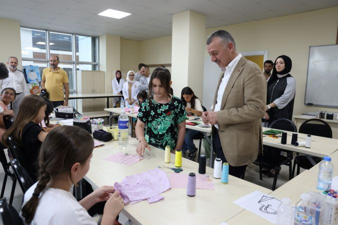 Büyükakın, KO-MEK Ev Becerileri Atölyesi'ni ziyaret etti