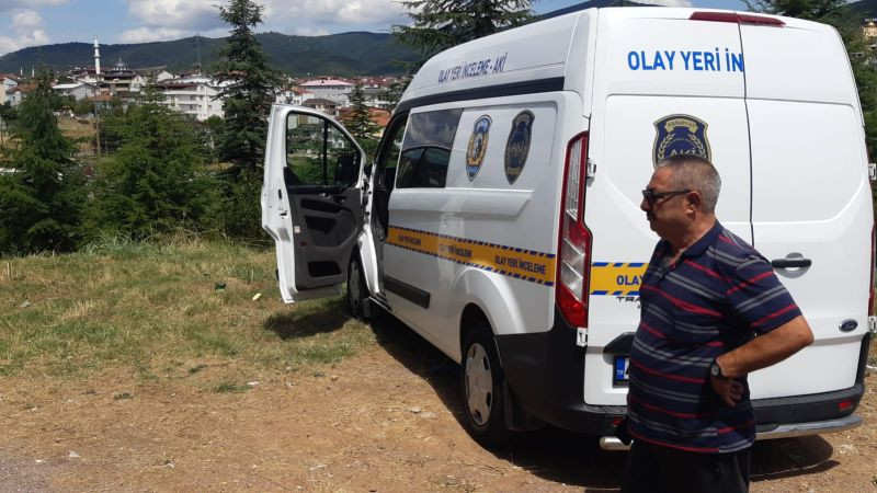 1 aydır aranıyordu cesedi yol kenarında bulundu