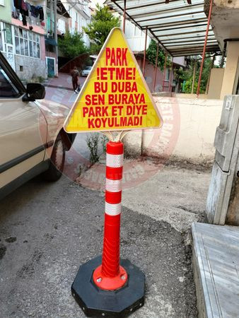 İzmit'te vatandaştan gülme krizine sokan "Park" uyarısı! Gören bir daha bakıyor!