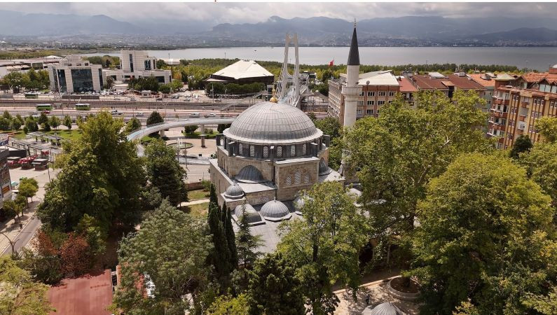 İzmit’teki 445 yıllık cami zamana meydan okuyor