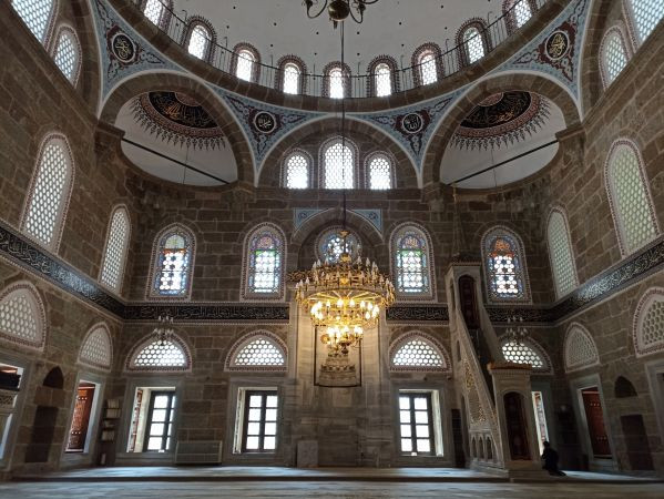 İzmit’teki 445 yıllık cami zamana meydan okuyor
