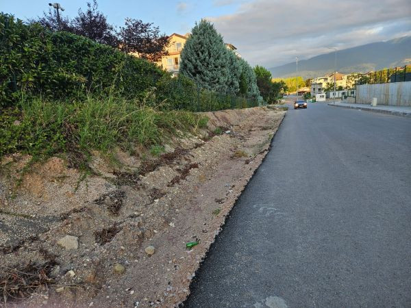 Yeni biten konutlar için yapılanı karşıdaki konutlar için yapmadılar!