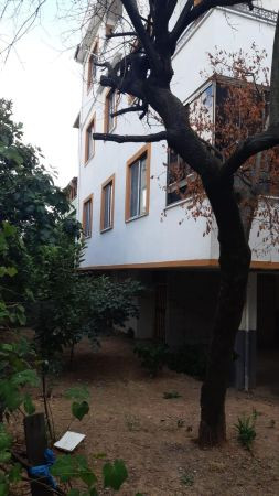 Kocaeli'de 15 yaşındaki kız 3. kattan düştü