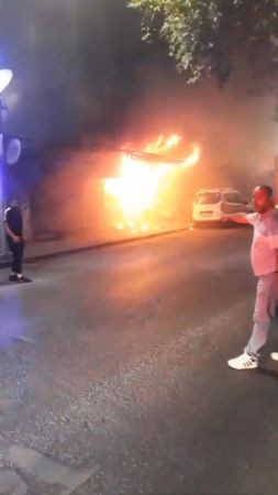 İzmit'te yangın paniği İş yeri alev alev yandı