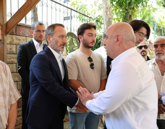 Fahrettin Altun'un acı kaybı... Cenazesi için Kocaeli'ye geldi