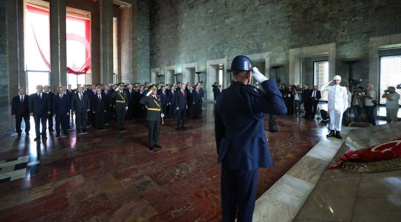 Erdoğan, Anıtkabir’i ziyaret etti