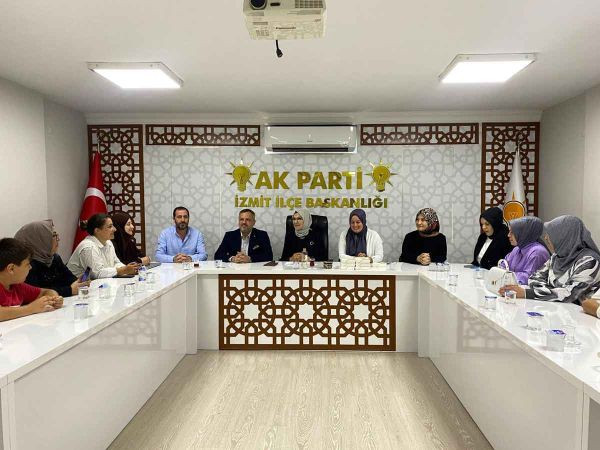 44 kadın AKP’ye katıldı