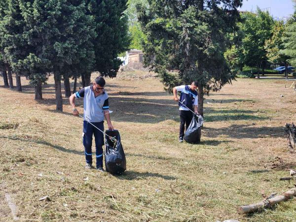 Kentin dört bir yanında sonbahar temizliği