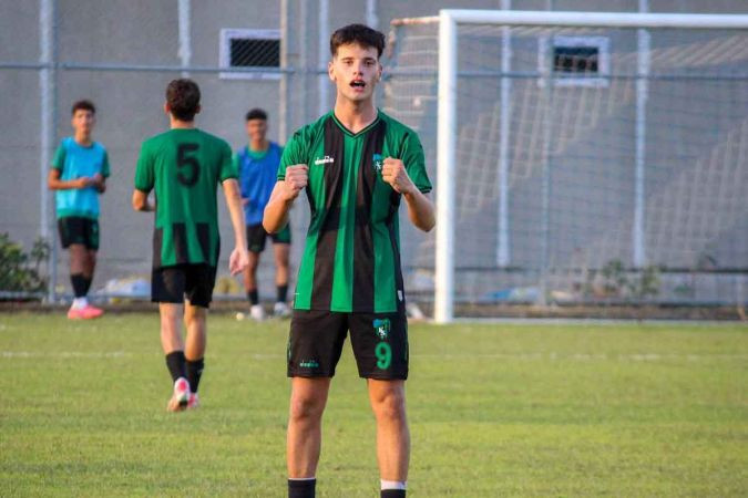 U-17 zirveyi bırakmadı: 2-0