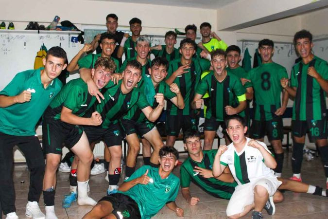 U-17 zirveyi bırakmadı: 2-0