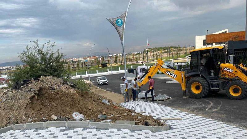 Çayırova Millet Bahçesinin çalışmaları süratla devam ediyor