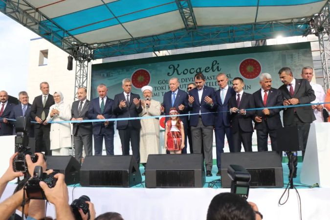 Gölcüklüler yeni hastaneye ulaşamıyor!