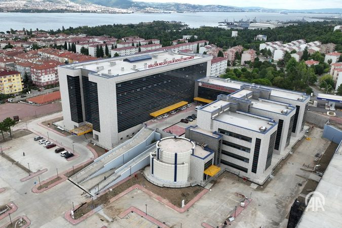Gölcüklüler yeni hastaneye ulaşamıyor!