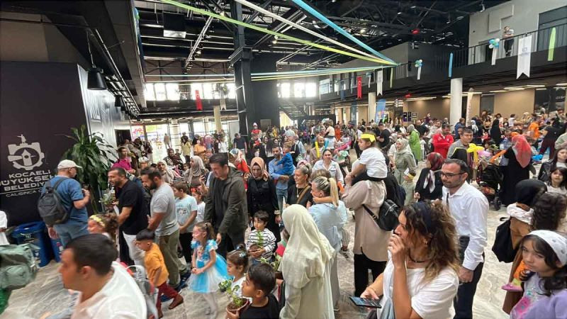 Kocaeli’de minikler eğlenceye doydu
