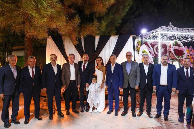 MHP’li Demirbaş’ın cemiyetinde protokol masası AKP’lilerin oldu