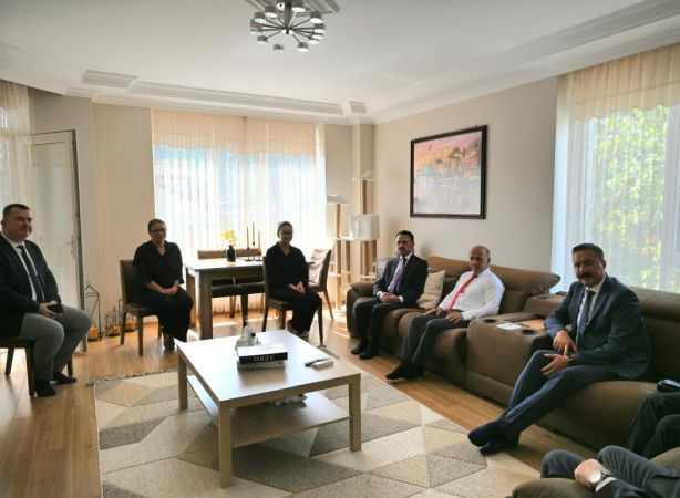 Vali Aktaş, bu kez Gölcük’e çıkarma yaptı